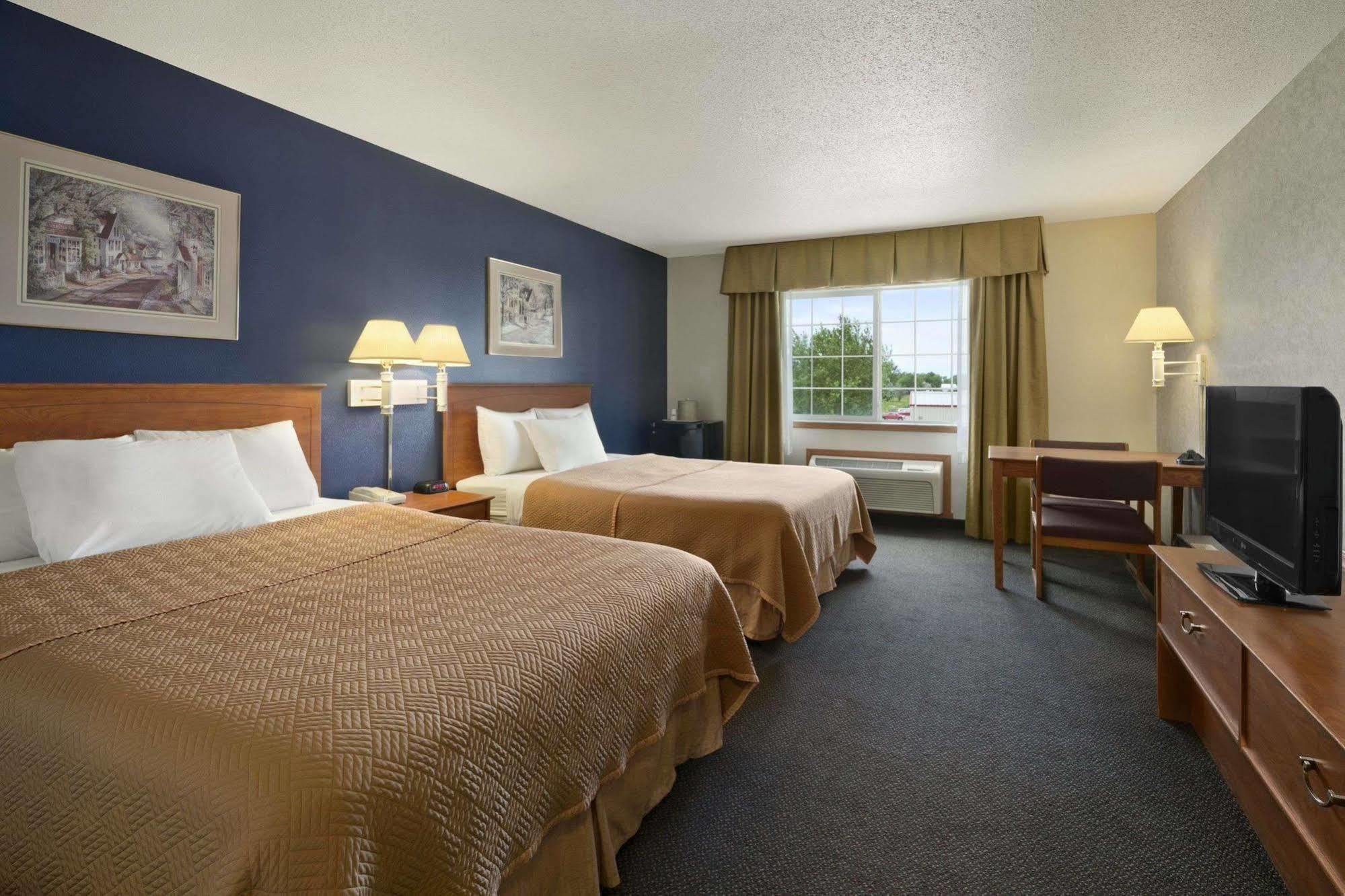Travelodge & Suites By Wyndham Fargo/Moorhead Eksteriør bilde